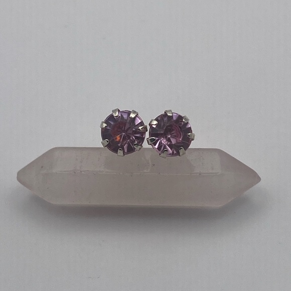 🎈Sale 🎈2 for $10 never worn pink modern birthstone for October post earrings - Picture 3 of 4